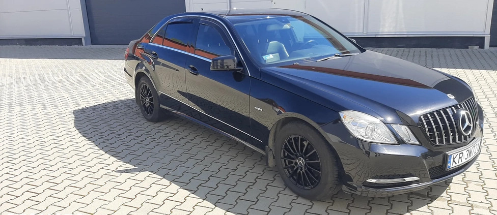 Mercedes-Benz Klasa E cena 49500 przebieg: 364500, rok produkcji 2011 z Kraków małe 154